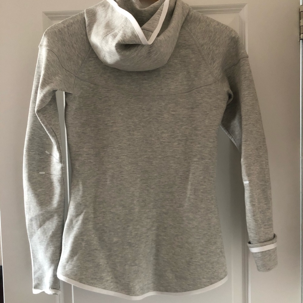 Nike Tech Fleece - Picture 5 of 7